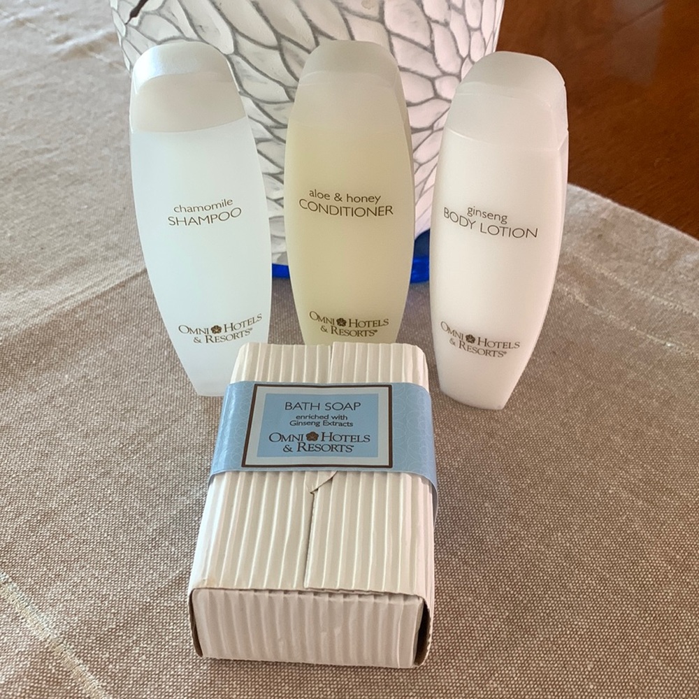 OMNI Hotel & Resorts 4 piece gift set shampoo~conditioner~lotion~soap lot 1.8 oz